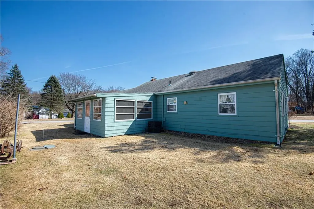 52 Northampton Street Warwick RI 02888