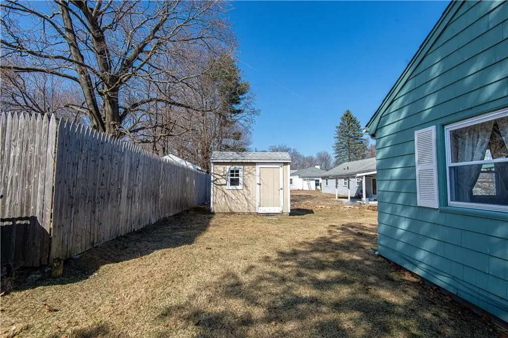 52 Northampton Street Warwick RI 02888