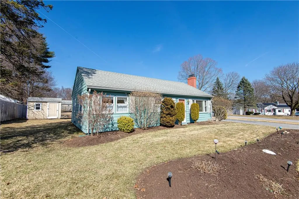 52 Northampton Street Warwick RI 02888