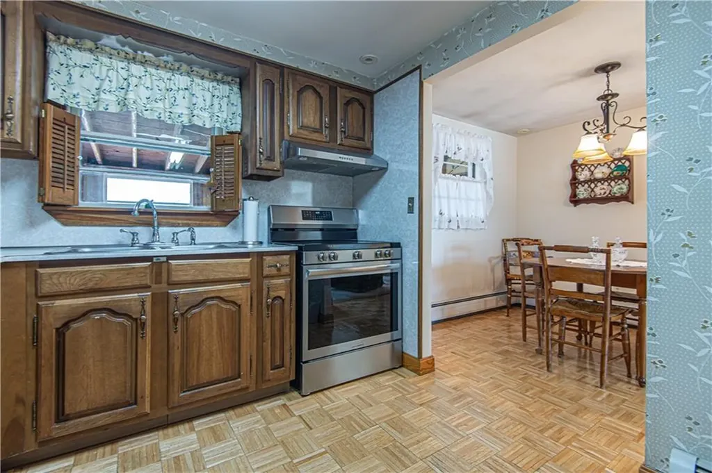 52 Northampton Street Warwick RI 02888