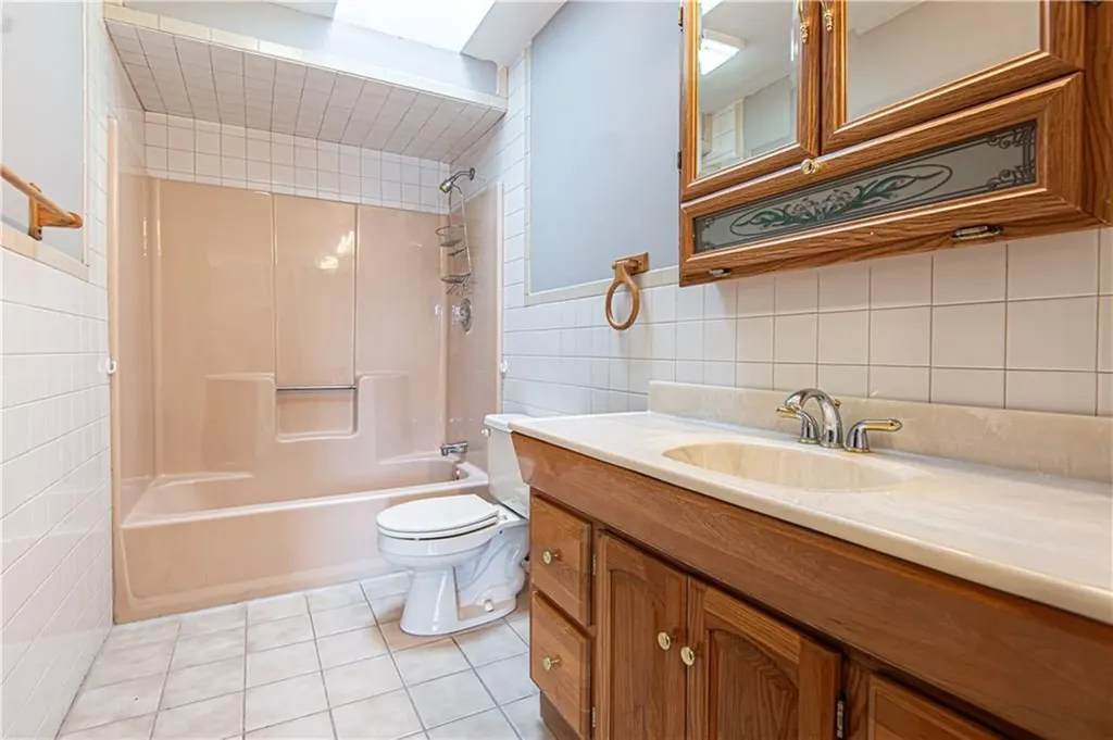 75 Fletcher Street Warwick RI 02889