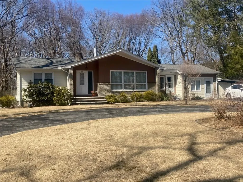 25 Oakridge Road Scituate RI 02857