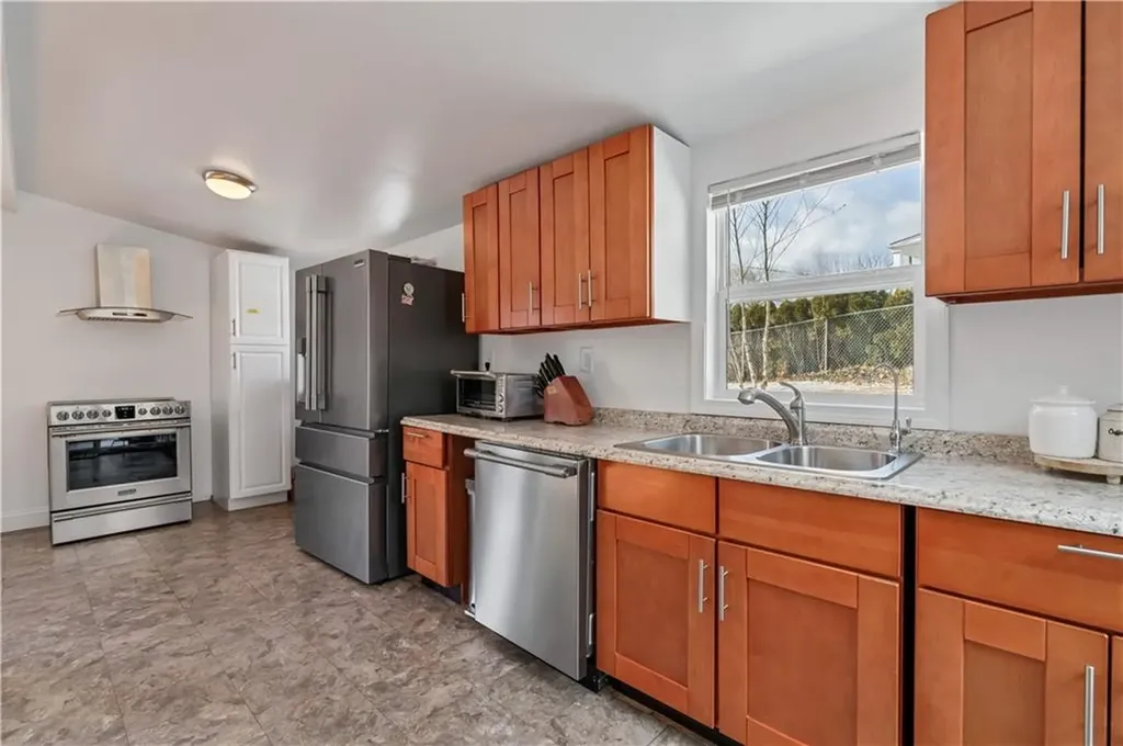 253 Coolidge Avenue Woonsocket RI 02895