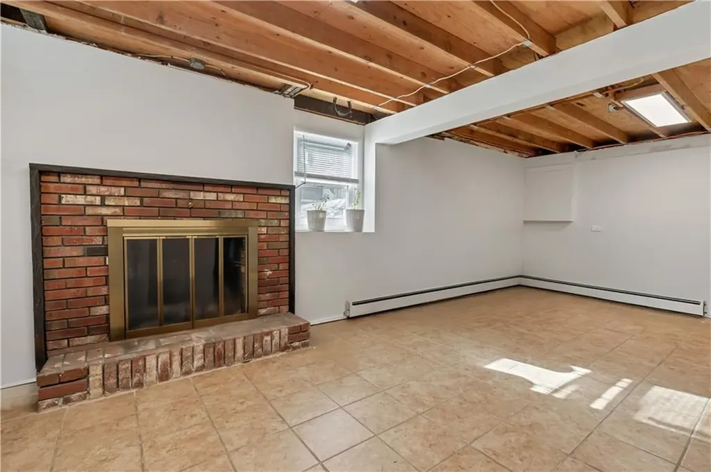 253 Coolidge Avenue Woonsocket RI 02895