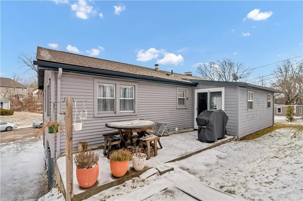 253 Coolidge Avenue Woonsocket RI 02895
