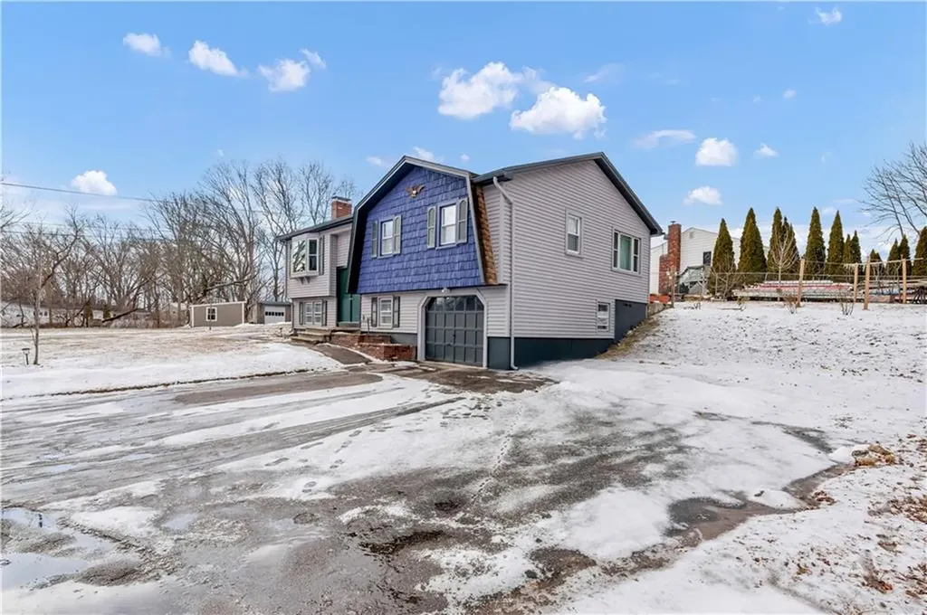 253 Coolidge Avenue Woonsocket RI 02895