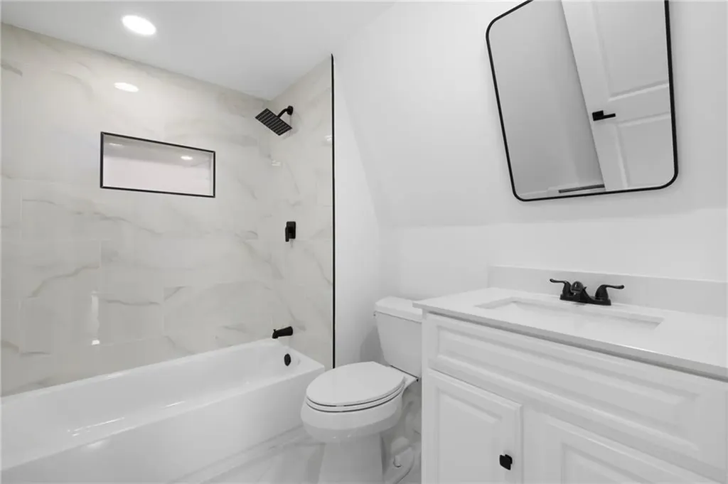 288 Sprague Street Portsmouth RI 02871