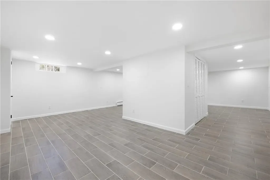 288 Sprague Street Portsmouth RI 02871