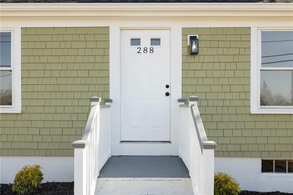 288 Sprague Street Portsmouth RI 02871