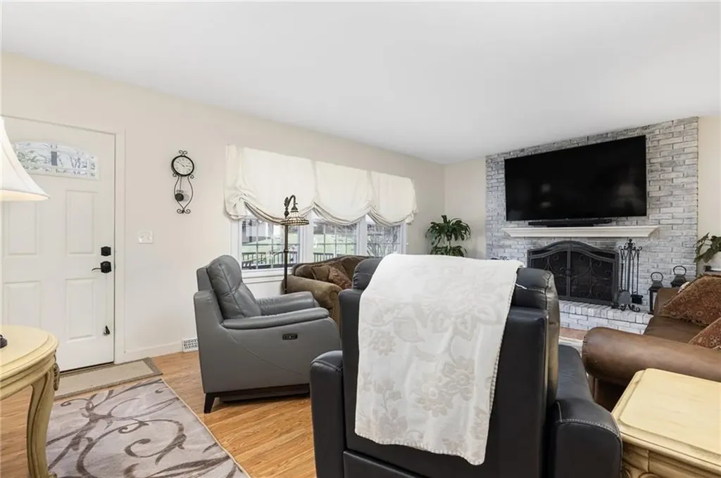 39 Greenbriar Road West Warwick RI 02893