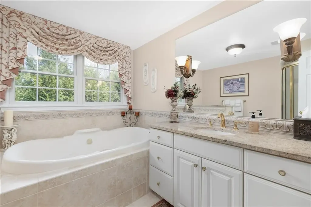 39 Greenbriar Road West Warwick RI 02893
