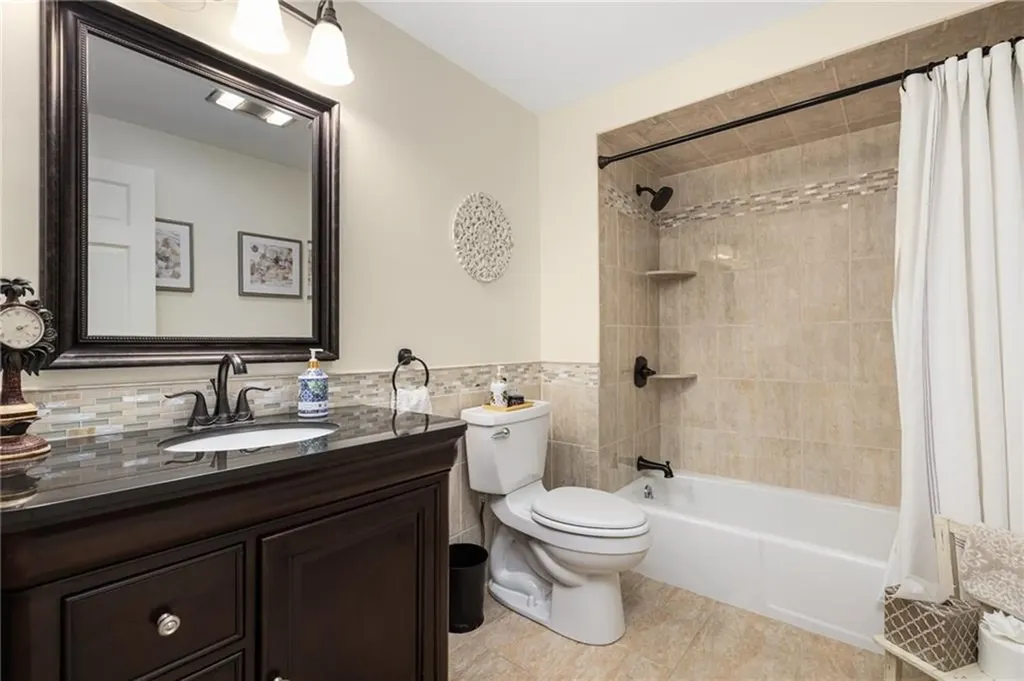 39 Greenbriar Road West Warwick RI 02893