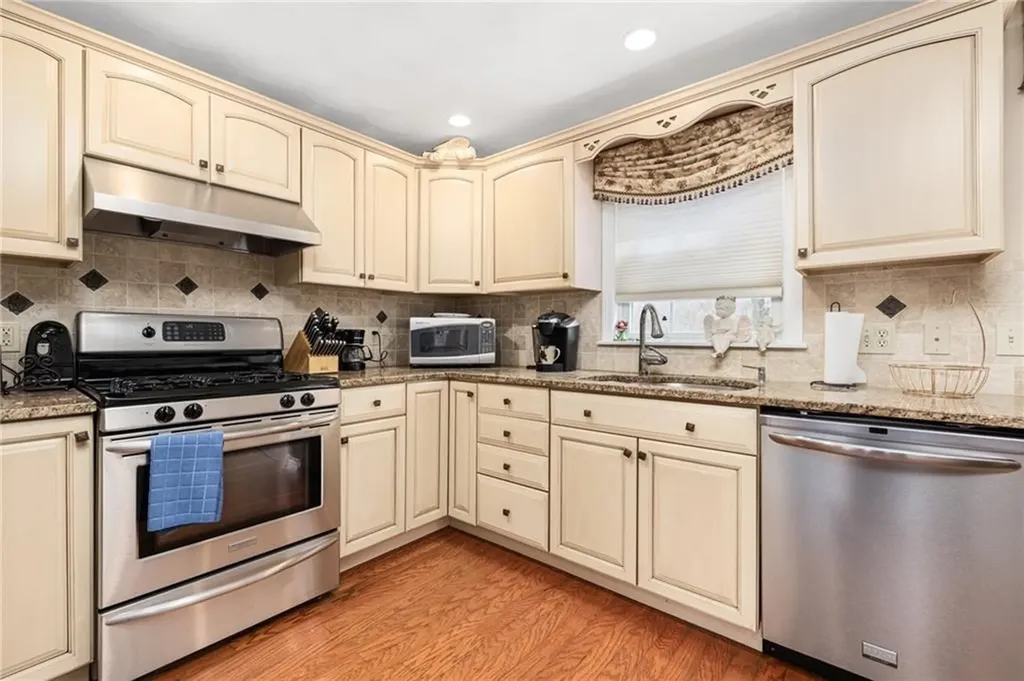 39 Greenbriar Road West Warwick RI 02893