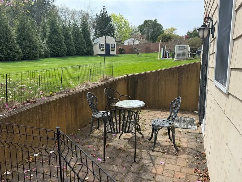39 Greenbriar Road West Warwick RI 02893