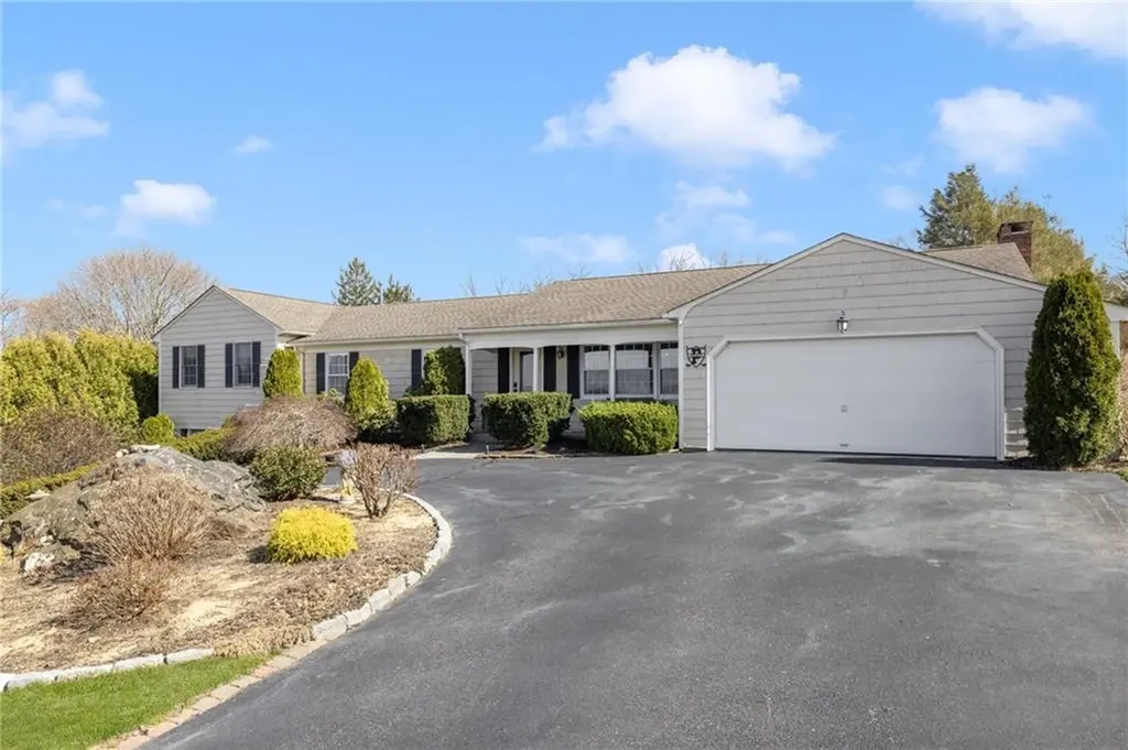 39 Greenbriar Road West Warwick RI 02893
