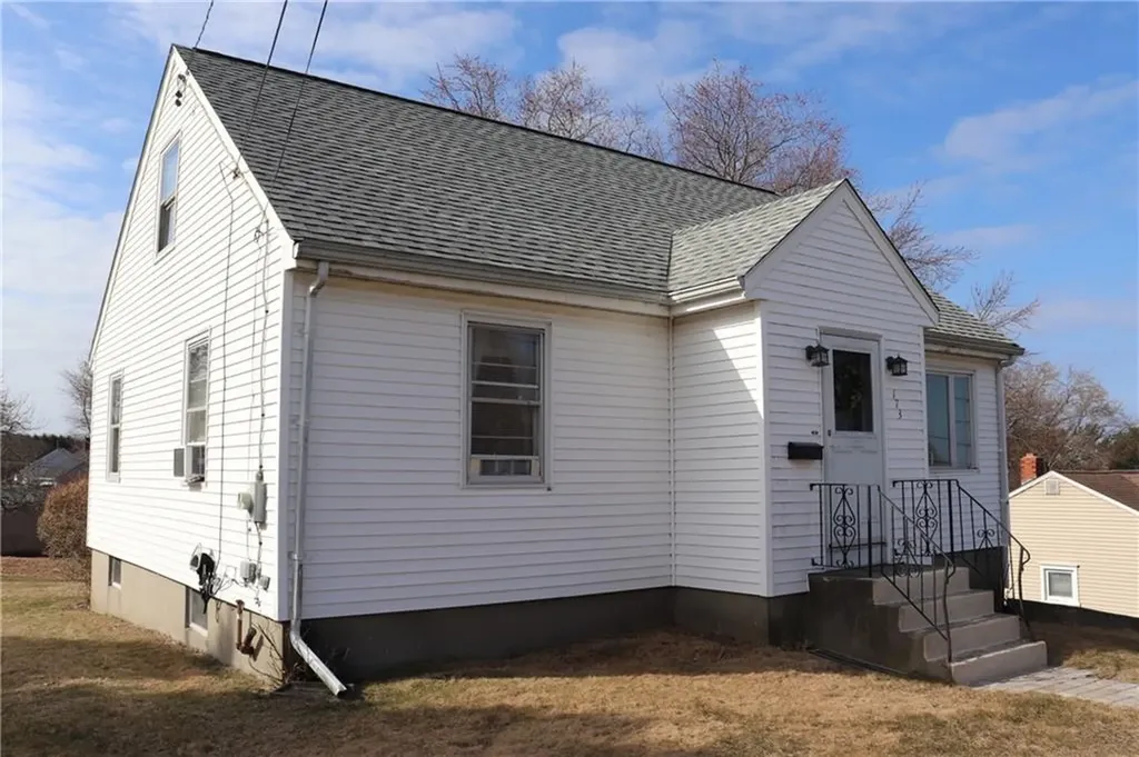 173 Hooper Street Tiverton RI 02878