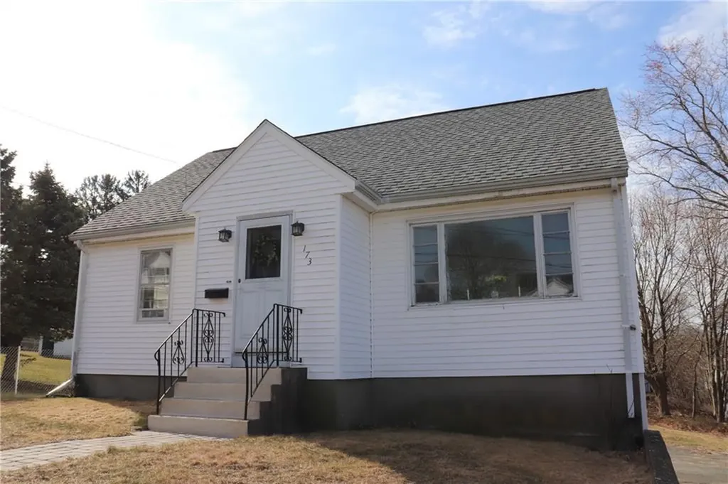 173 Hooper Street Tiverton RI 02878