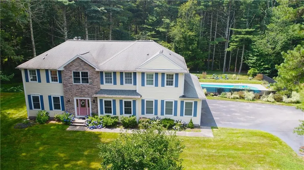 2 Scenic Ridge Court Coventry RI 02816