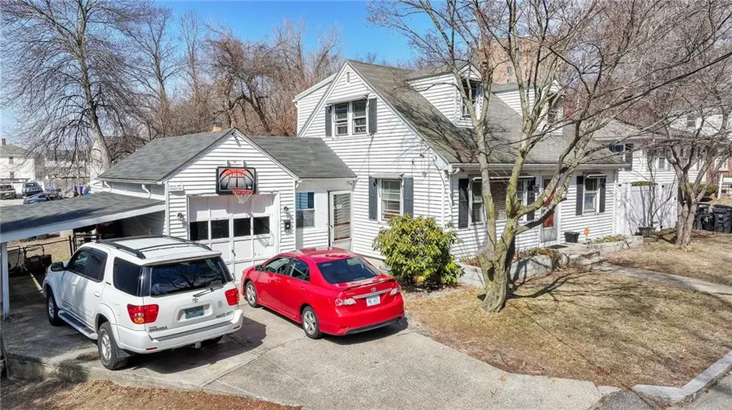 18 Ridgeway Avenue Providence RI 02909