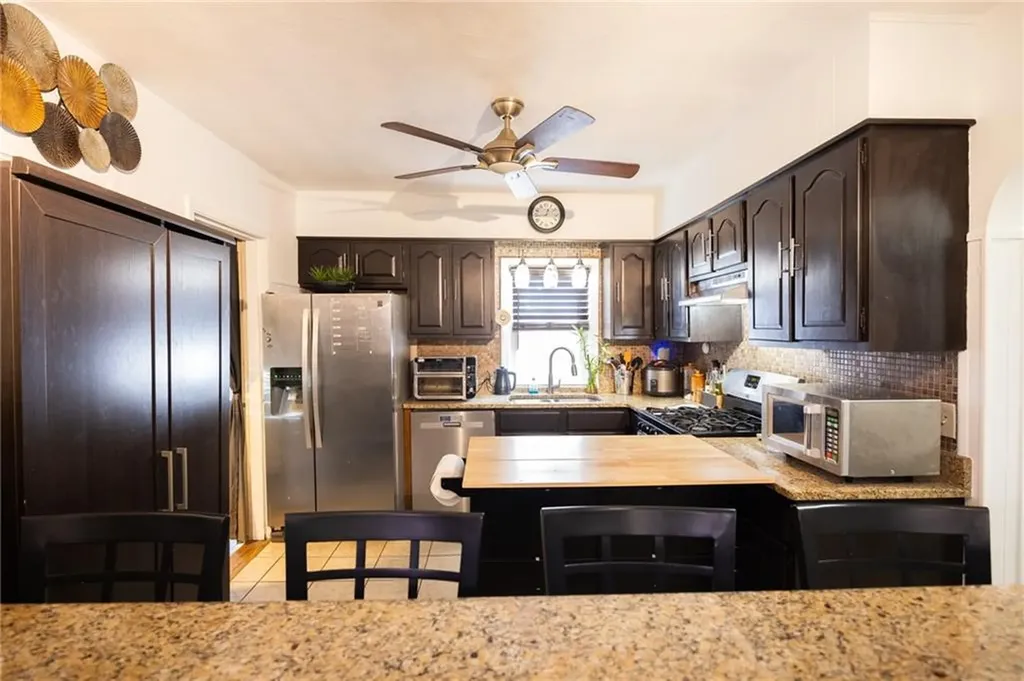 18 Ridgeway Avenue Providence RI 02909