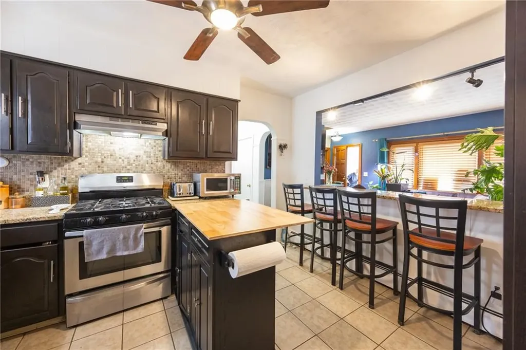 18 Ridgeway Avenue Providence RI 02909