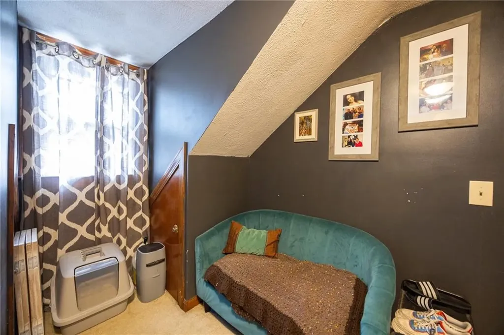 18 Ridgeway Avenue Providence RI 02909