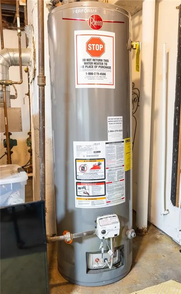 18 Ridgeway Avenue Providence RI 02909