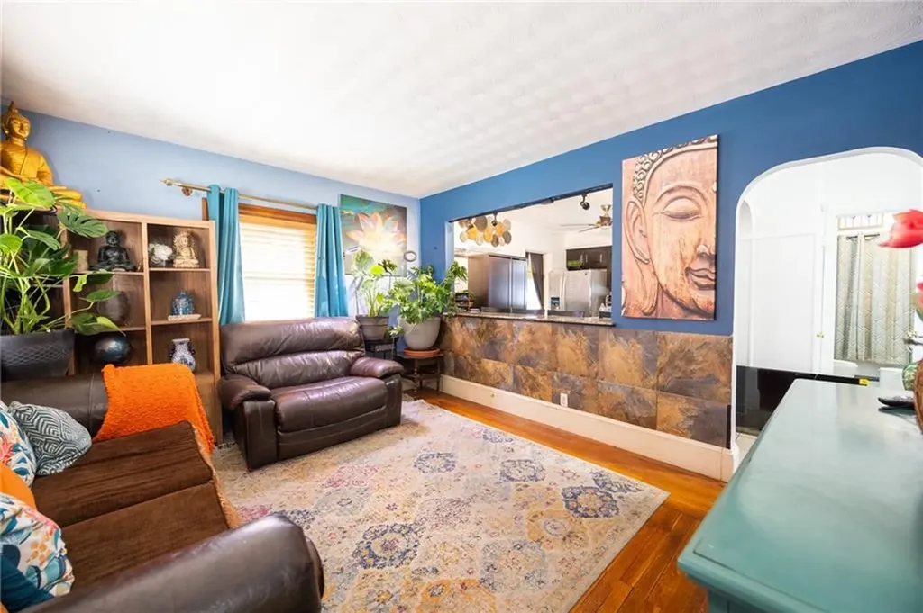 18 Ridgeway Avenue Providence RI 02909