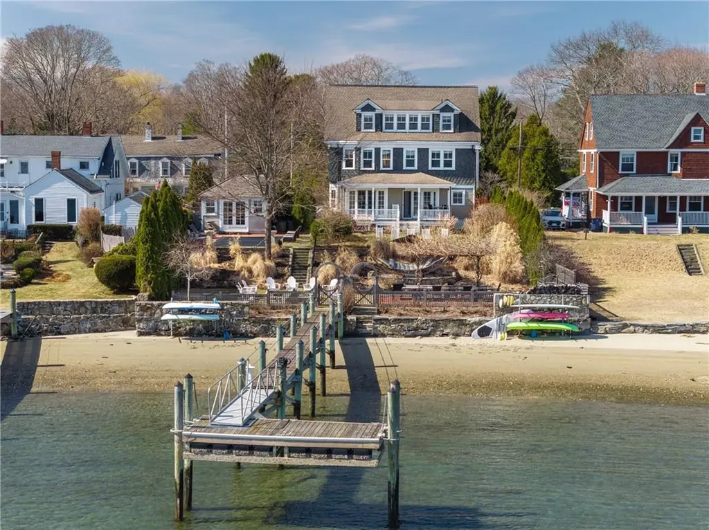 55 Pleasant Street North Kingstown RI 02852
