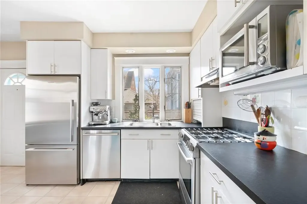 43 Oriole Avenue Providence RI 02906