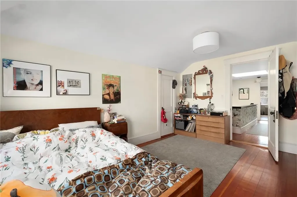 43 Oriole Avenue Providence RI 02906
