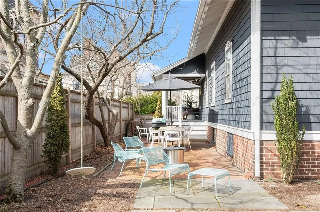 43 Oriole Avenue Providence RI 02906