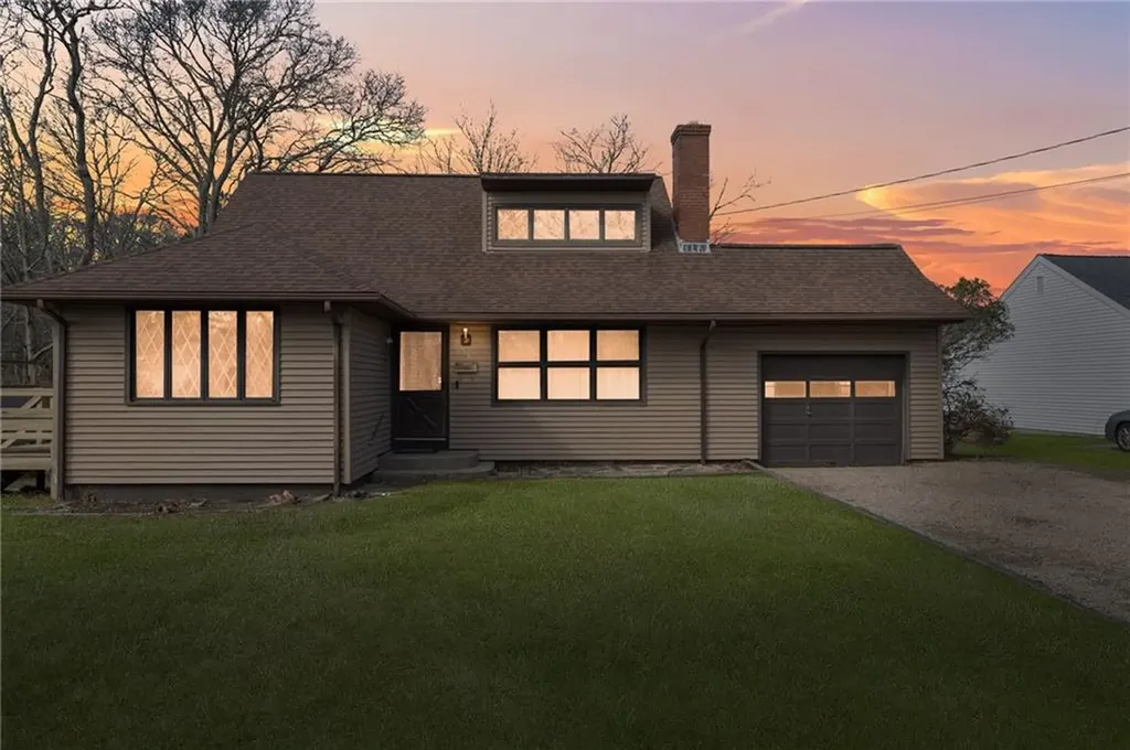 18 Edgewater Road South Kingstown RI 02879