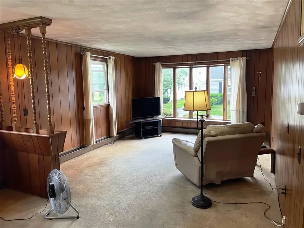 14 Invernia Road Cranston RI 02920