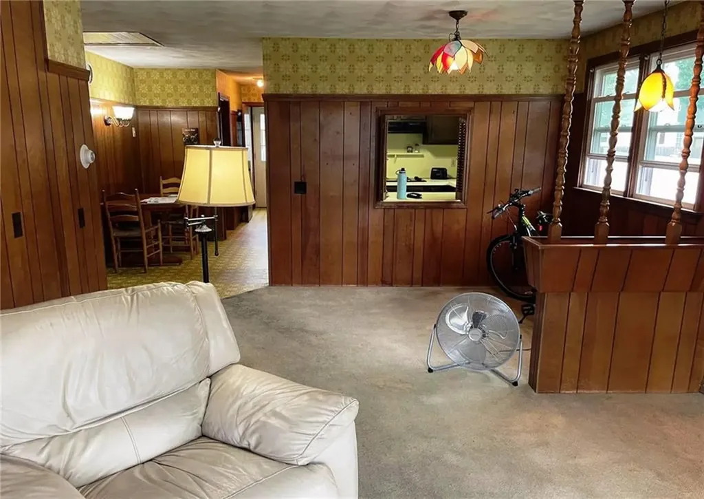 14 Invernia Road Cranston RI 02920