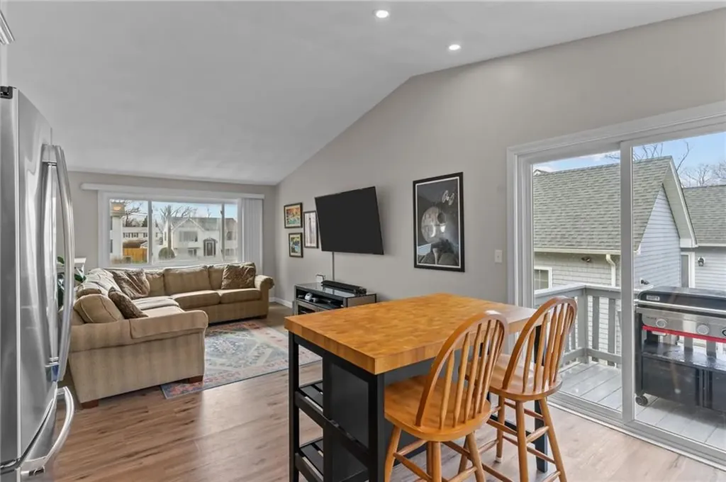 31 Chestnut Street Cumberland RI 02864