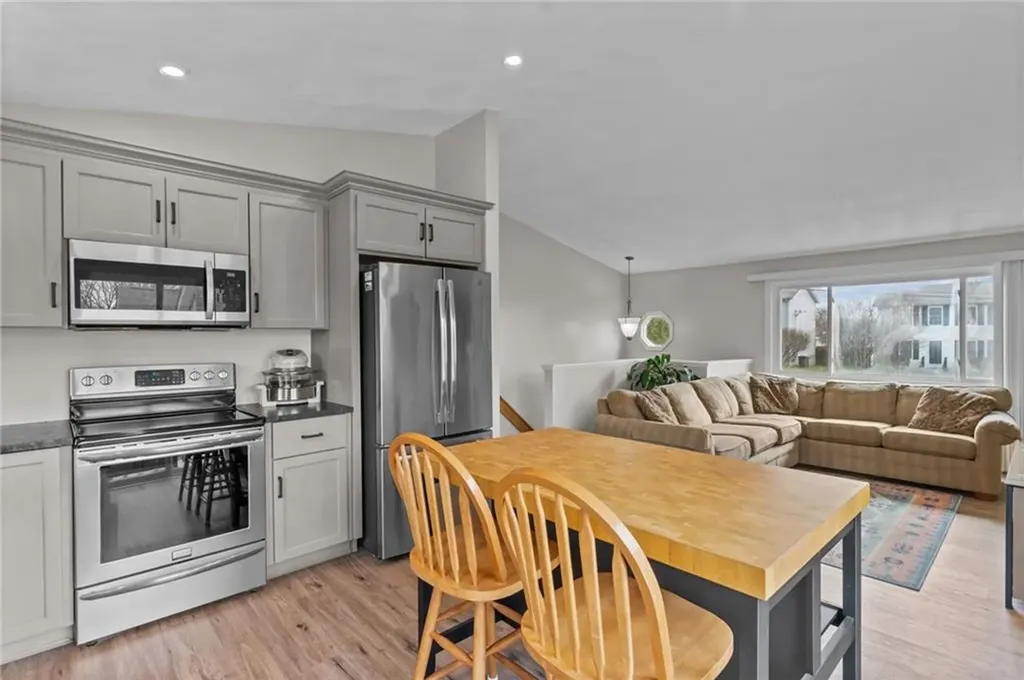 31 Chestnut Street Cumberland RI 02864