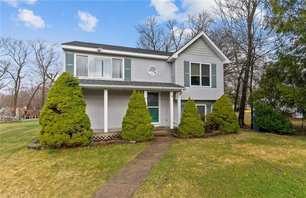 31 Chestnut Street Cumberland RI 02864