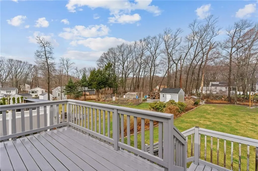 31 Chestnut Street Cumberland RI 02864