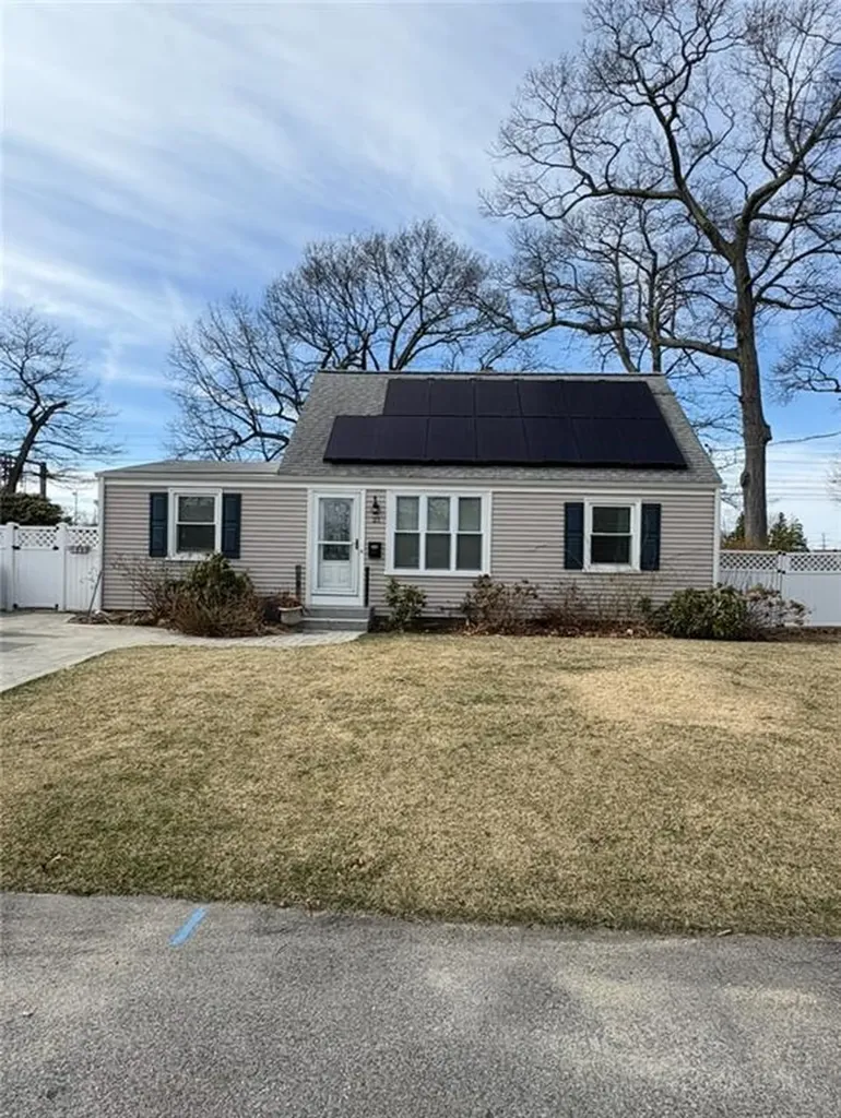 21 Airway Road Warwick RI 02886