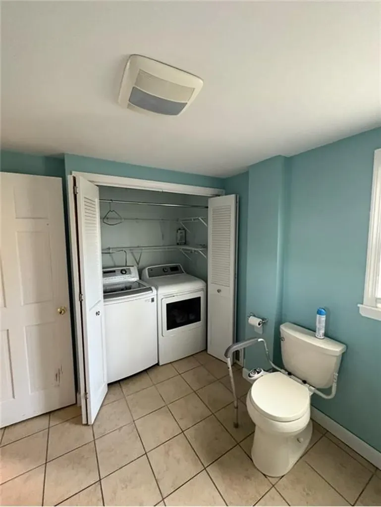 21 Airway Road Warwick RI 02886