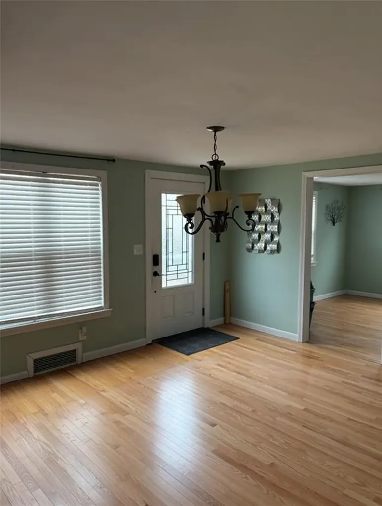 21 Airway Road Warwick RI 02886
