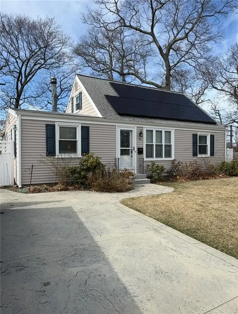 21 Airway Road Warwick RI 02886