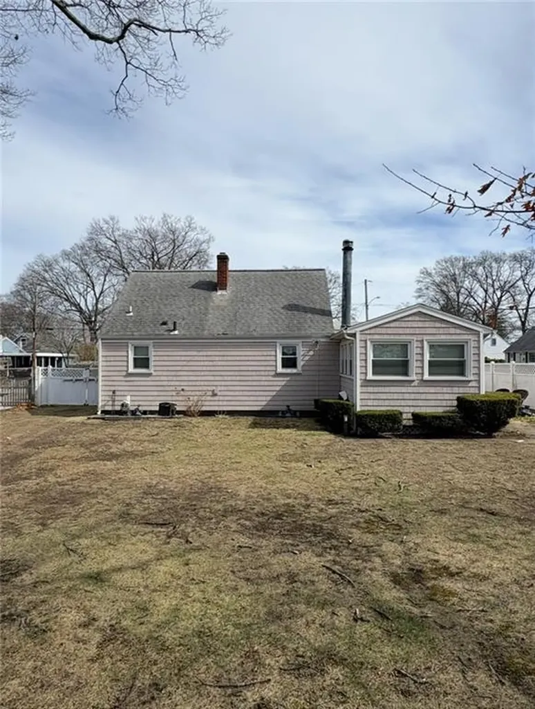 21 Airway Road Warwick RI 02886