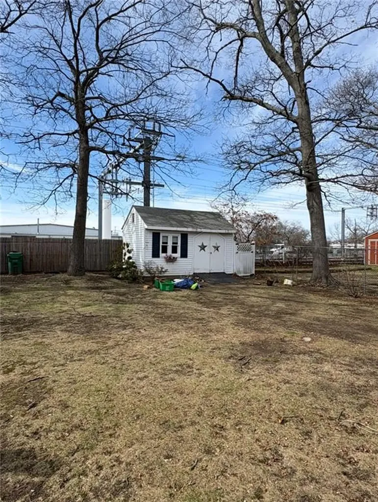 21 Airway Road Warwick RI 02886