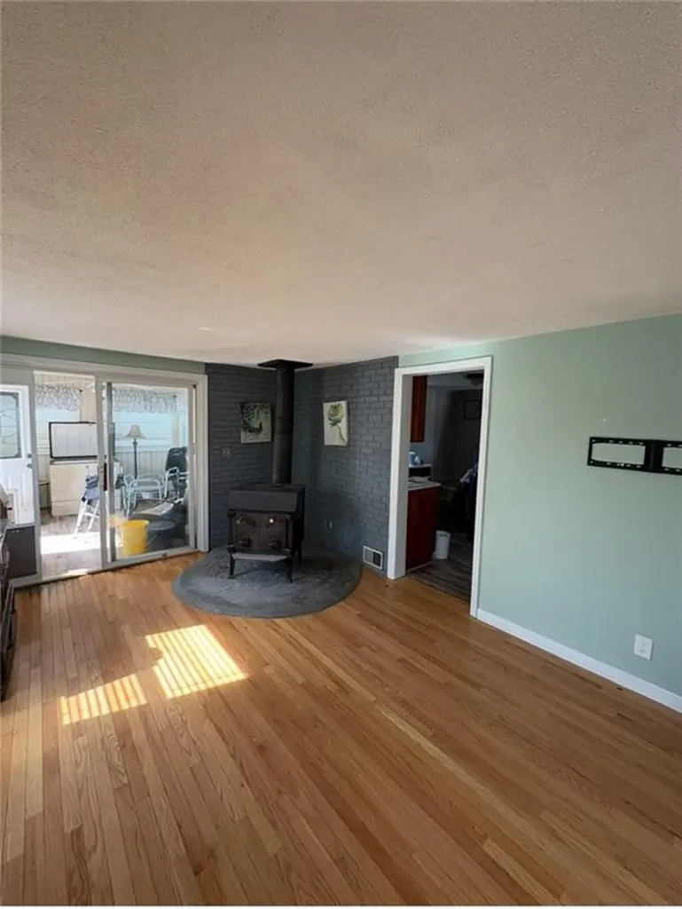 21 Airway Road Warwick RI 02886