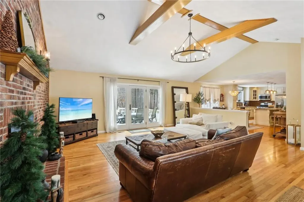 131 Larchwood Drive Warwick RI 02886