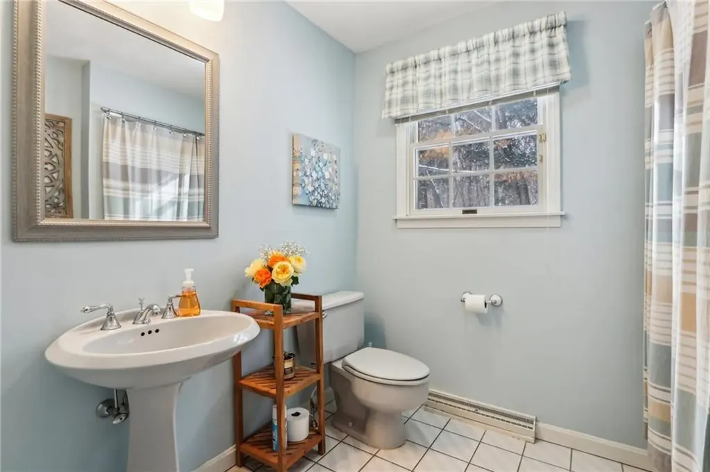131 Larchwood Drive Warwick RI 02886