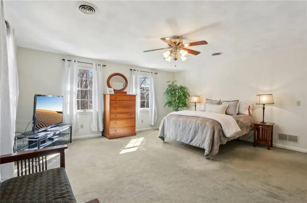 131 Larchwood Drive Warwick RI 02886