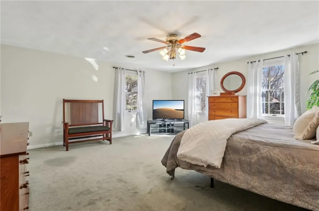 131 Larchwood Drive Warwick RI 02886
